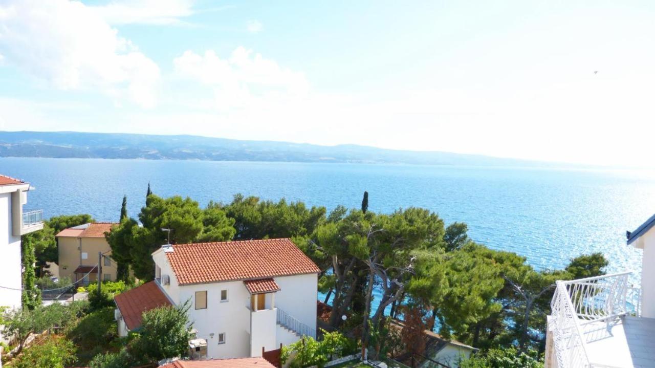 Beach Apartments Nemira Omis Exterior photo
