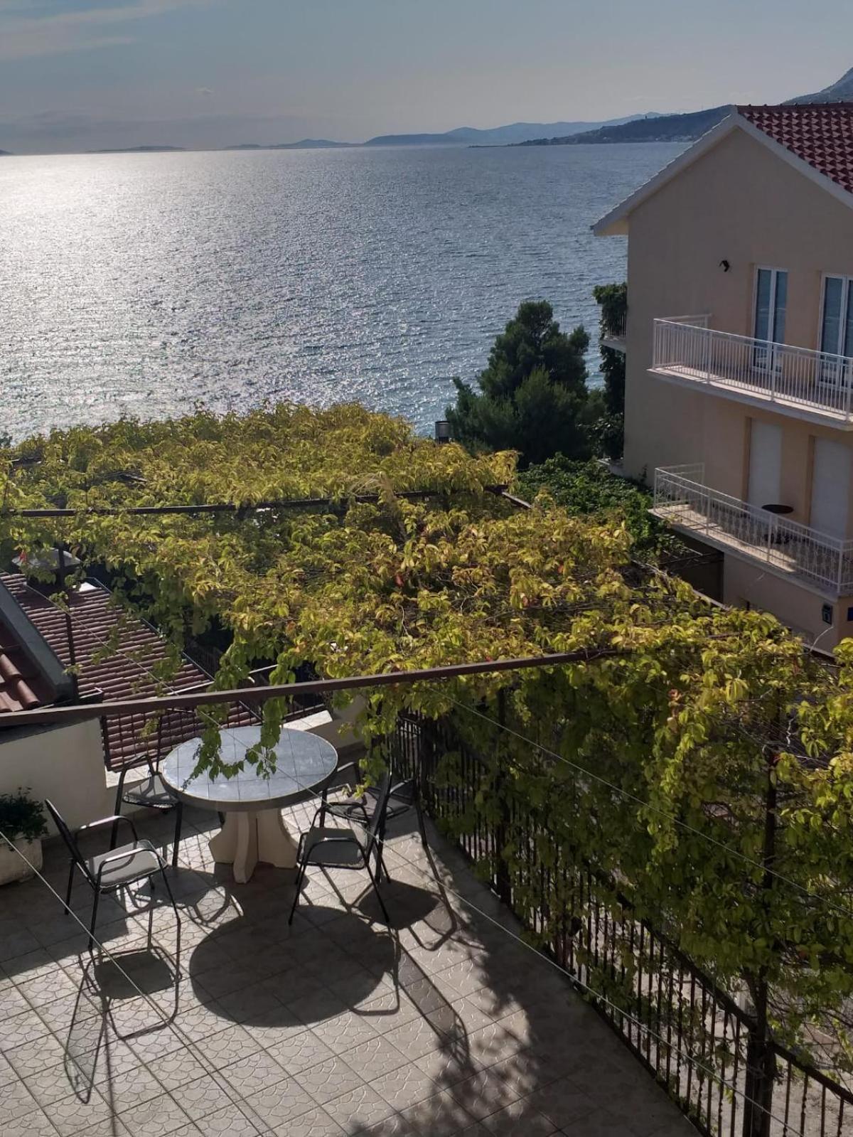 Beach Apartments Nemira Omis Exterior photo